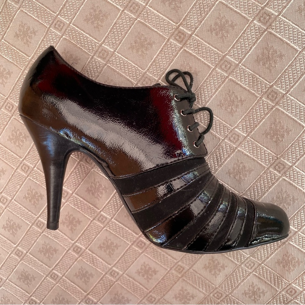 Magick WITCHY Shoes 6M Black Striped Pointy Witch 3.5” Heels Goth Hocus Pocus